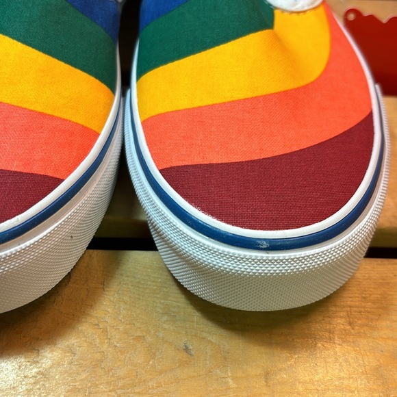 Vans Men's Classic Slip-On (Rainbow) True White - Picture 5 of 9